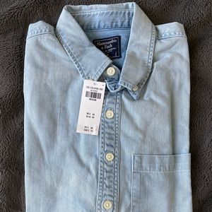 Abercrombie Men’s Chambray Half Buttondown